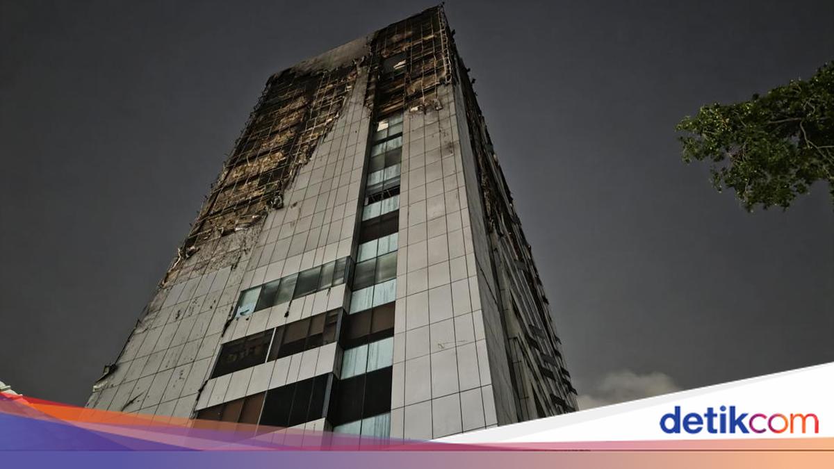 What is known about the Jakarta Bapenda building catching fire again