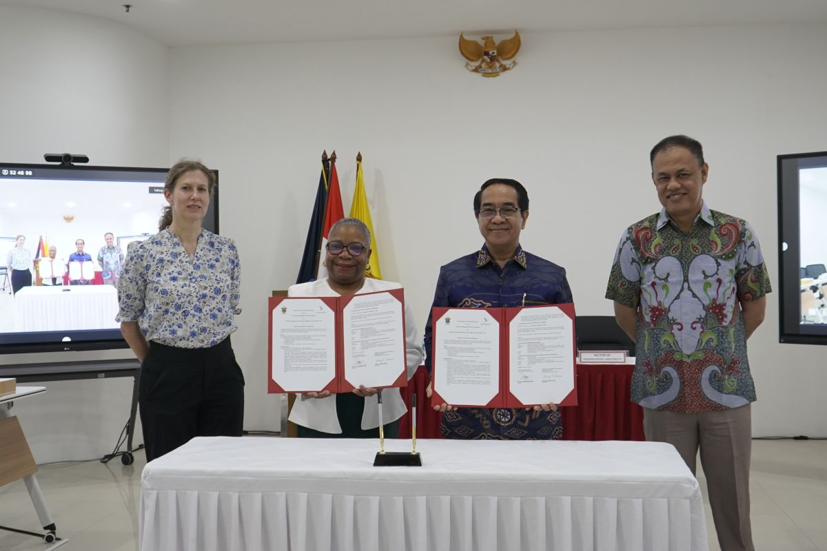 Unhas and Hartford University collaborate on peace studies