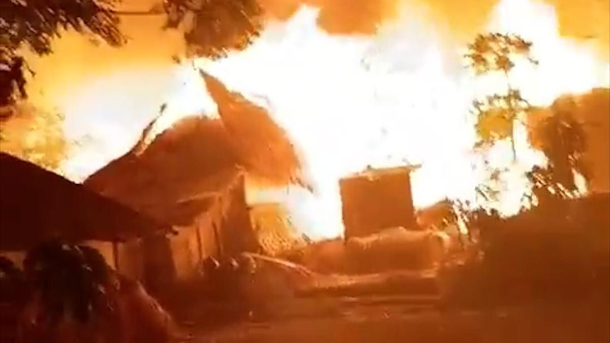 Traditional Sade Houses in NTB Destroyed by Fire