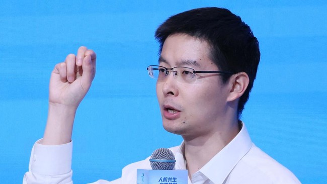 Humanoid Robot Success Propels Entrepreneur's Wealth to Rp 282 Trillion