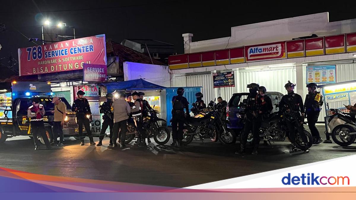 Police Detain 5 Students Planning Brawl in South Tangerang, Machetes and Sickles Seized