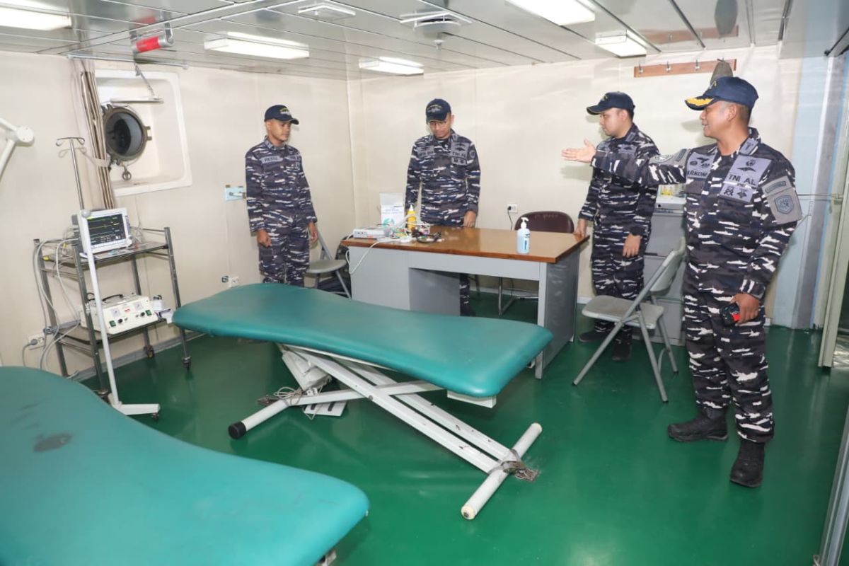 Indonesia deploys KRI Dr. Soeharso to quake-hit East Nusa Tenggara