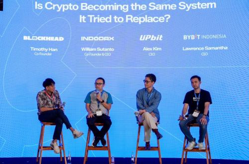 Crypto Increasingly Connected with Banks, Regulation Becomes Foundation