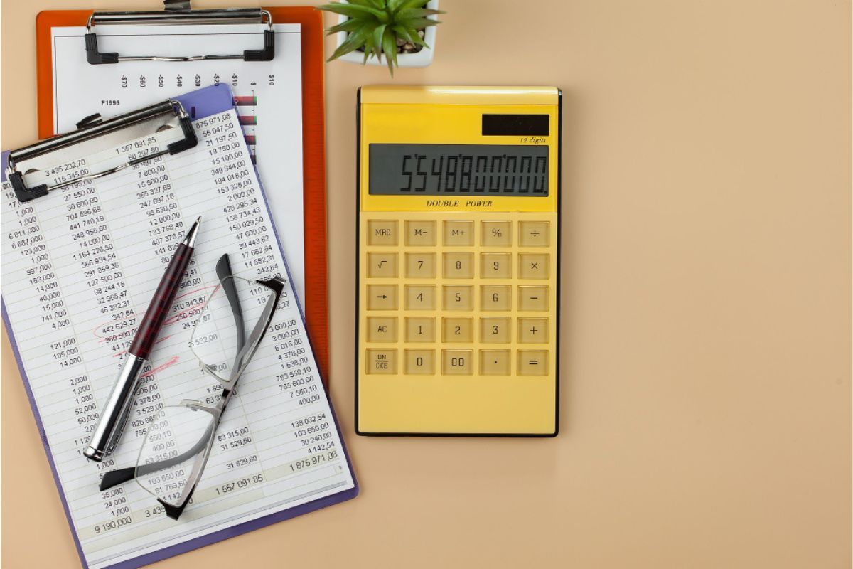 How much of a Rp5 million salary should be saved? Here is how to divide it