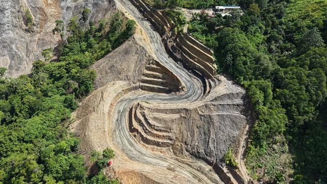 Prabowo Continues Trans Papua Road Project, Connecting Two Provinces