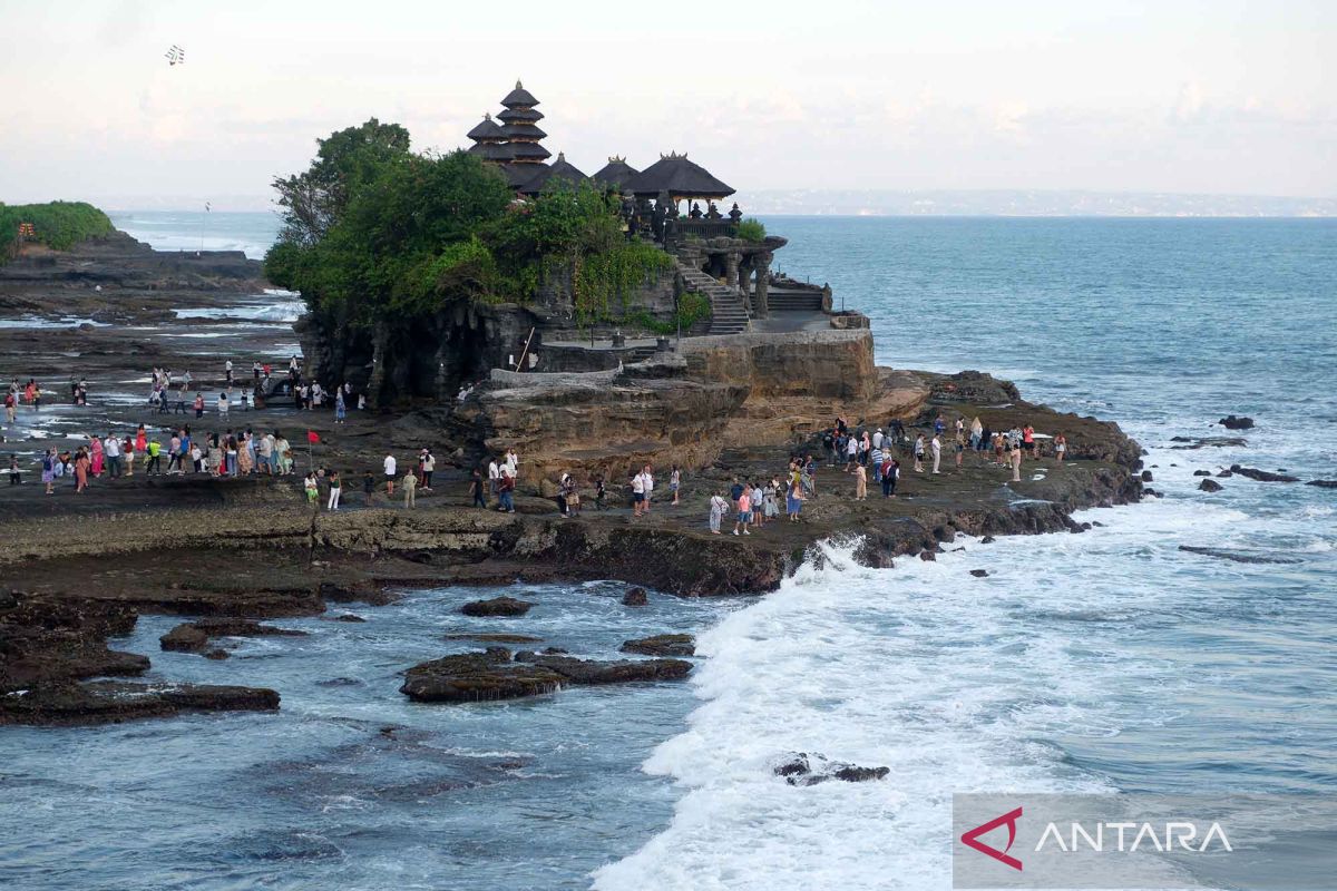 Bali reassures foreign tourists as Zika virus concerns emerge