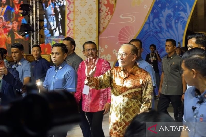 Malaysian PM writes to Prabowo seeking help over investment case