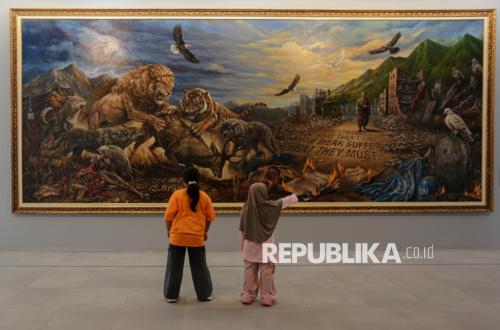 Through Paintings, SBY and German Artist Convey Message of Peace