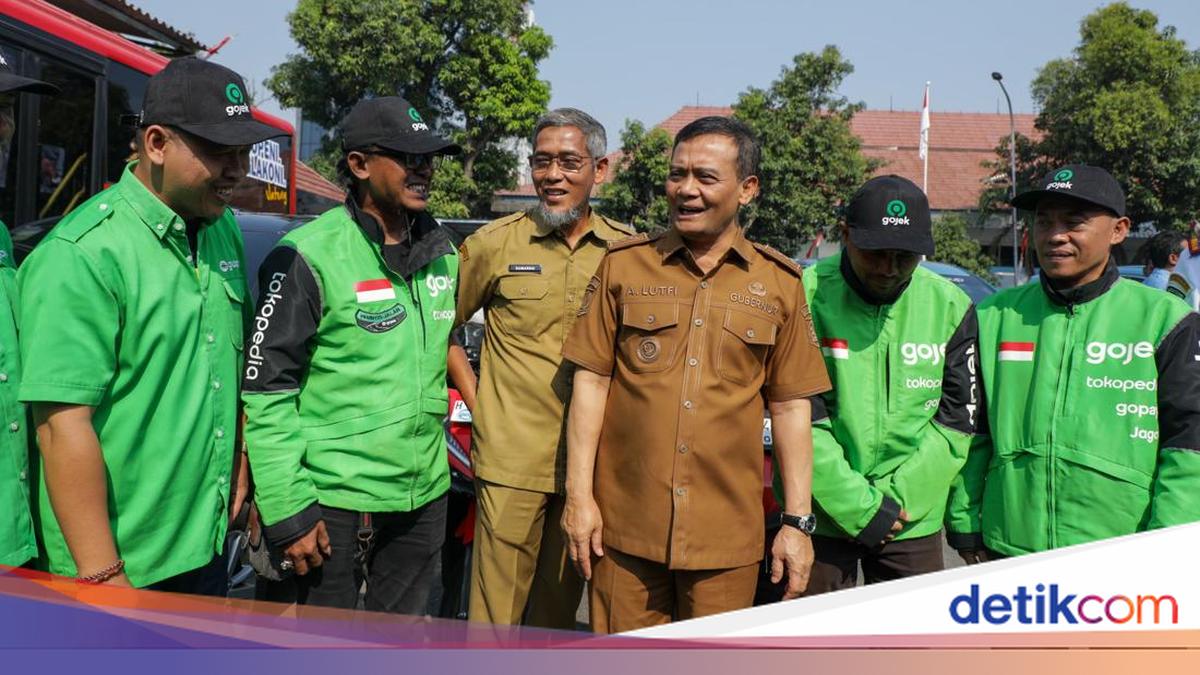 Central Java Transport Overhaul: Electric Taxis and Cashless Payment Services