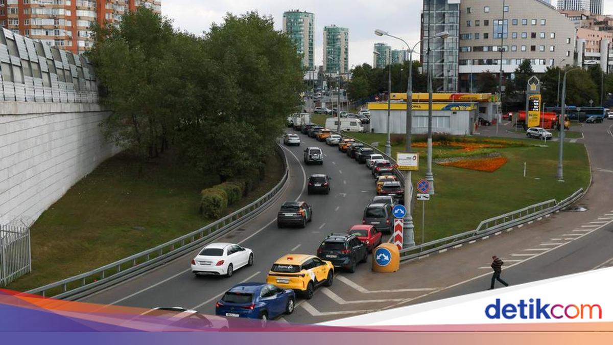 Can Russia's Fuel Crisis Help End the War in Ukraine?