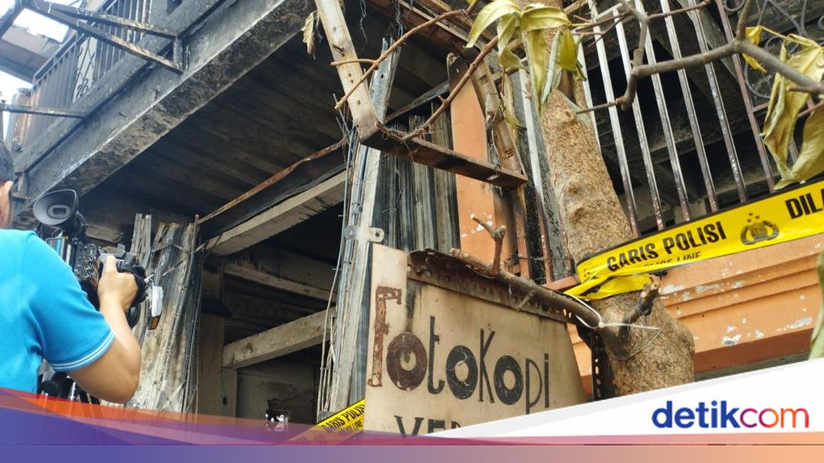 Boarding House Occupant Jumps from Second Floor to Escape Fire in Tebet