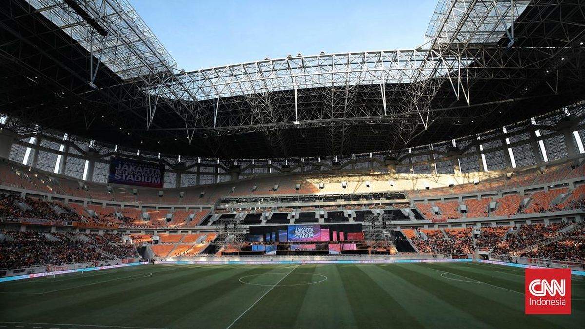 Pramono Invites Anies to Watch Persija at JIS: Grass Problem Has Been Resolved