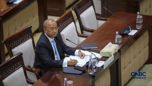 OJK Chief Candidate Sarjito Outlines 3 Challenges for Indonesia's Mineral Exchange