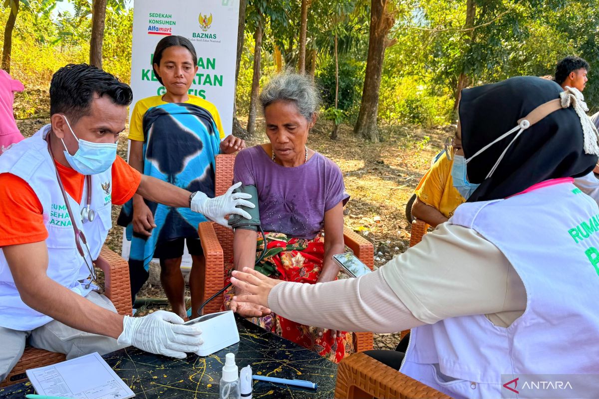 Baznas deploys mobile health clinics for earthquake victims in remote NTT