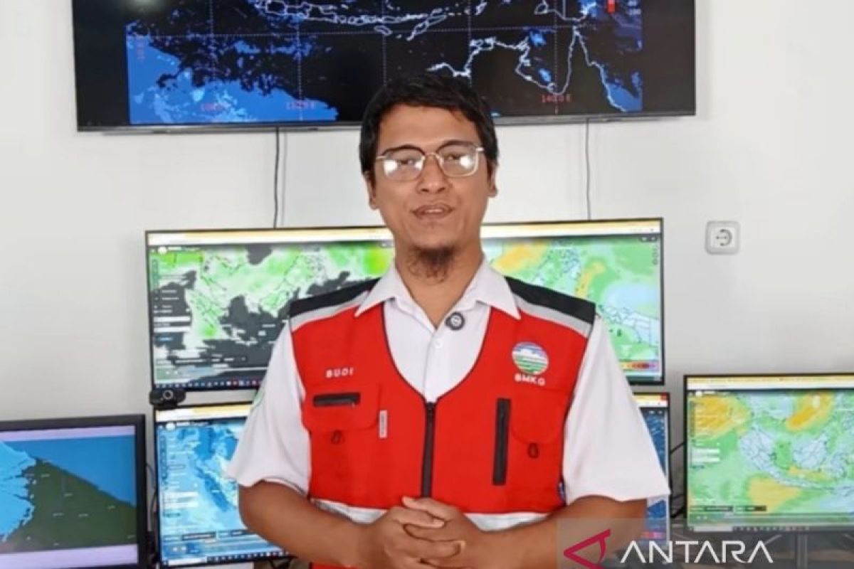 BMKG warns of 64 hotspots in North Sumatra