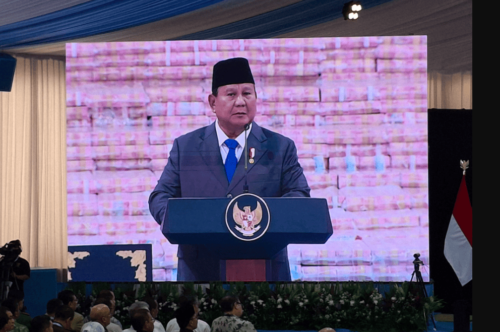Prabowo Instructs Additional PPE and Masks for Regions Affected by Forest and Land Fire Haze