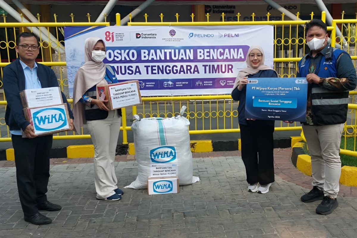 WIKA Group Family Distributes Aid and Donations for Communities in NTT