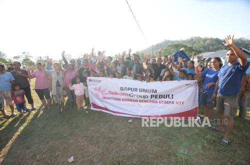 TelkomGroup Distributes Up to Rp 1.3 Billion in Aid for NTT Earthquake Victims