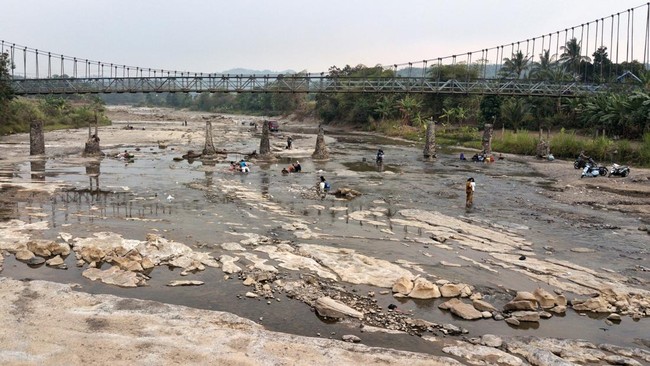 Cipamingkis River Dries Up, Residents Cry Out Over Water Shortages