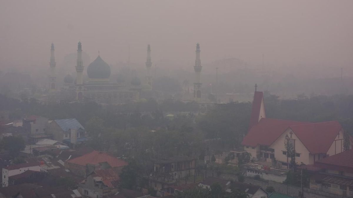 Pekanbaru Blanketed by Haze, Air Quality Hazardous