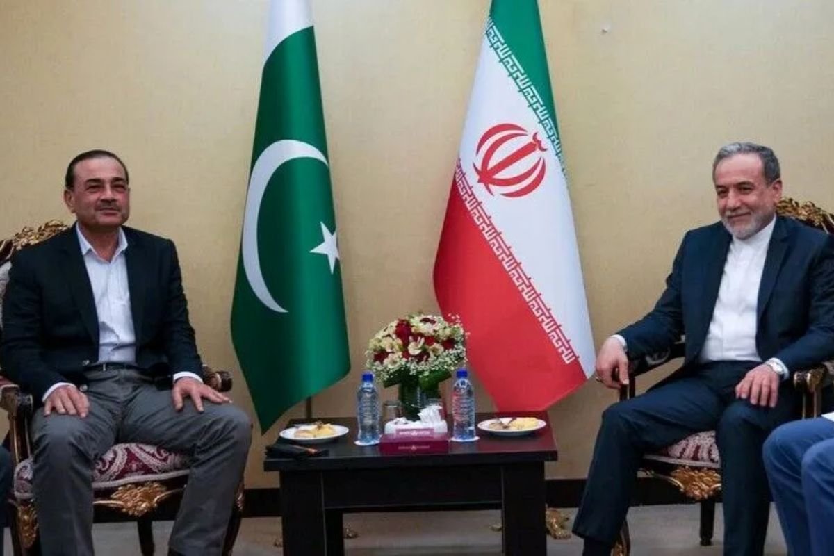 Pakistan's army chief visits Iran to push for Middle East peace