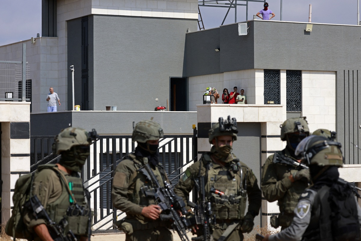 Israeli Settlement Outposts Expand, Palestinians Claim Terror and Expulsion