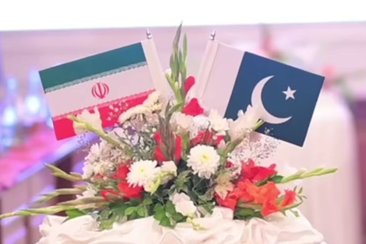 Pakistan holds productive dialogue with Iran over conflict with US
