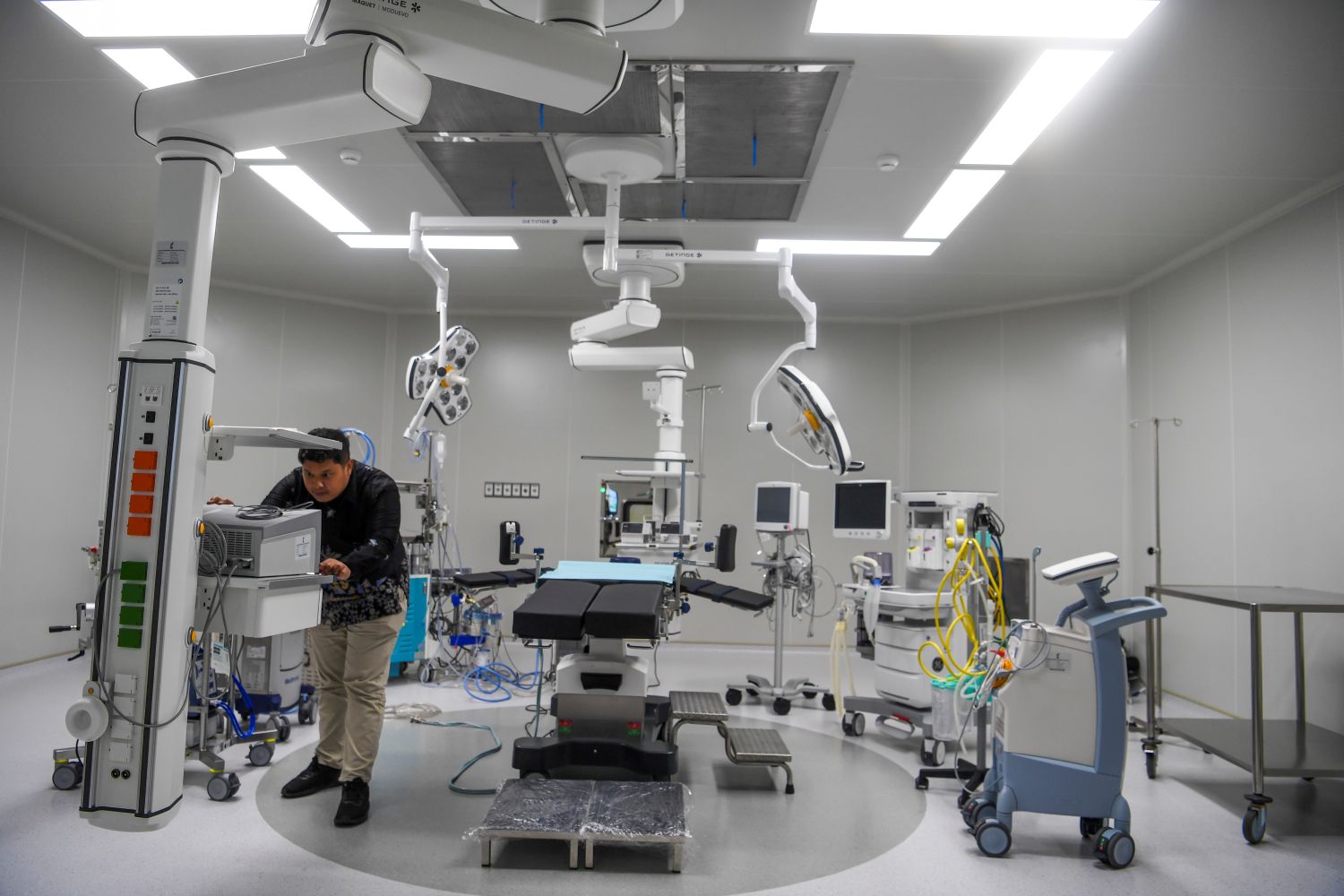 How to Safely Seek Medical Treatment Abroad to Avoid Hoaxes