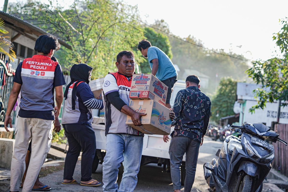 Pertamina continues distributing aid to earthquake-affected residents in NTT