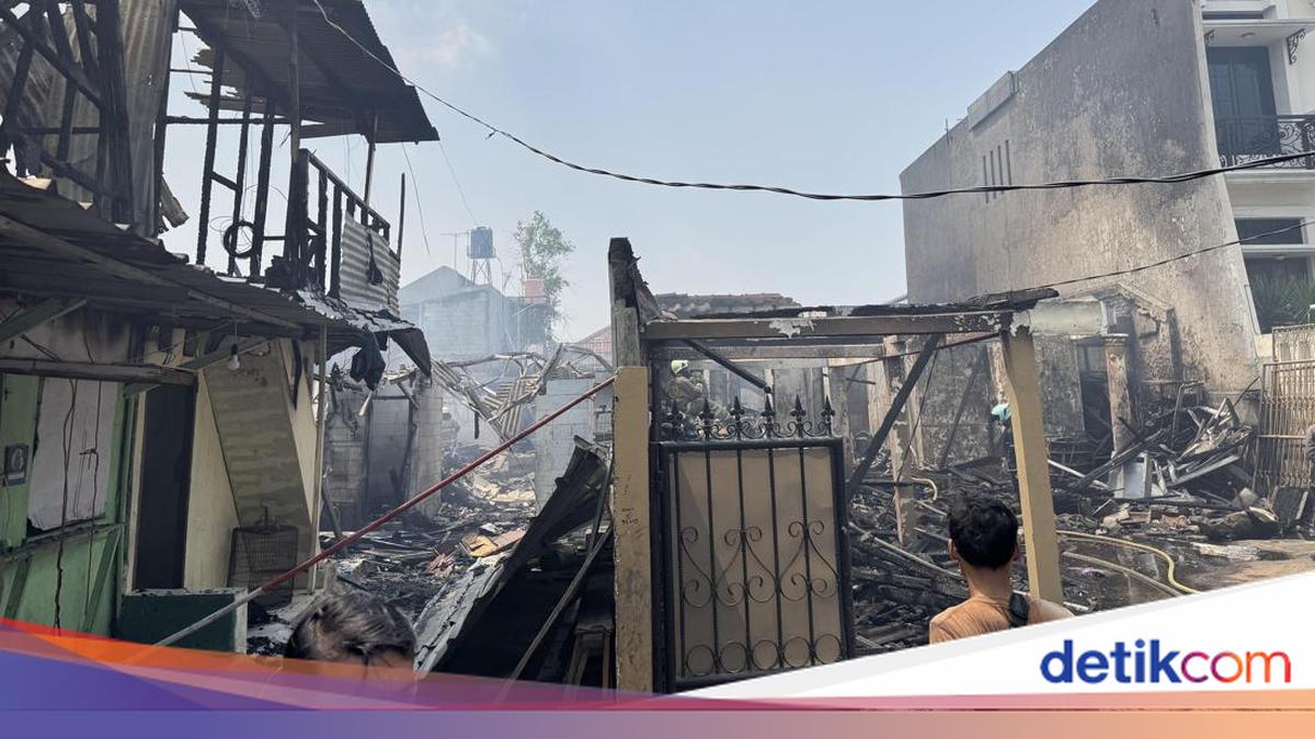 Duren Sawit Fire Victims Recount Hearing Explosion, Hope for Government Aid