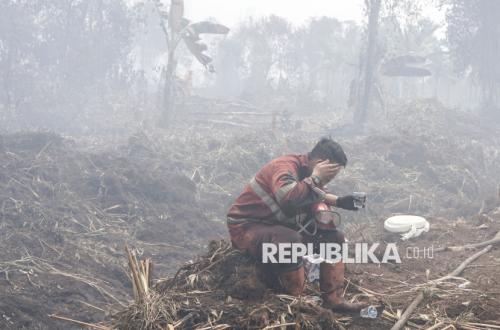 Forest and Land Fires in Six Provinces Unresolved, BNPB: Weather Modification Hindered, Water Sources Dry