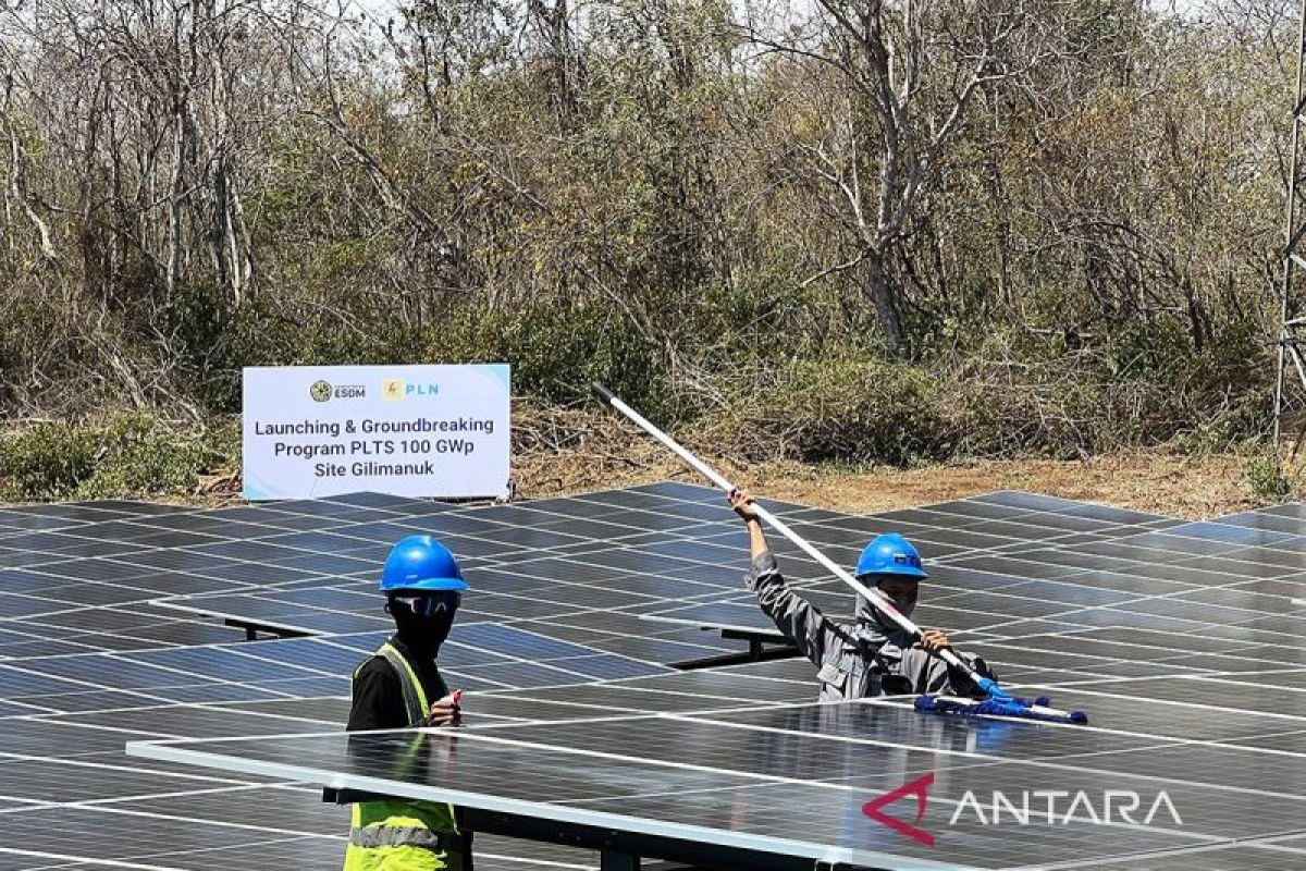 Government prepares presidential regulation for 100 GWp solar power plants