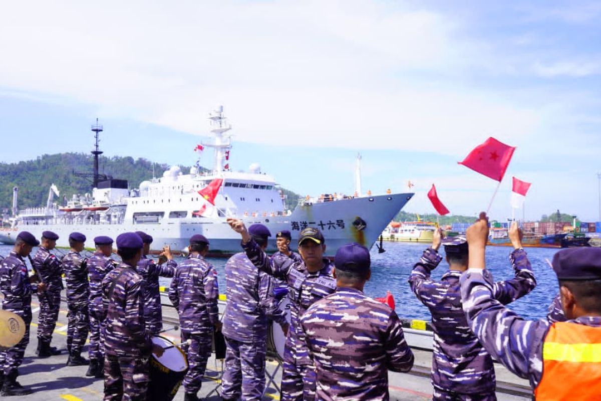 Chinese warship MV Chen Jing Run docks at Bitung Port