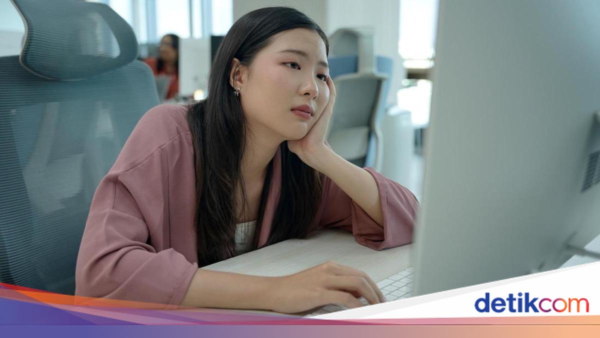 'Job Hugging' Phenomenon Trending Among Gen Z, What Is It?