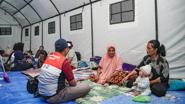 Pertamina Distributes Aid to Independent Posts for NTT Disaster Victims
