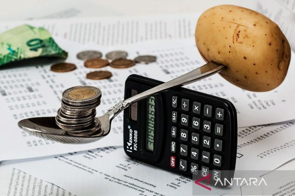 6 simple habits that can help save money