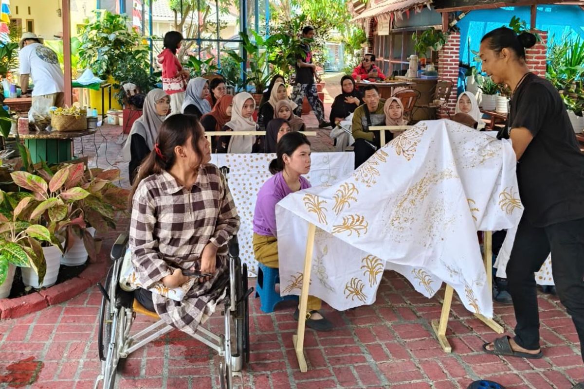 Jamkrindo Promotes Economic Independence for People with Disabilities