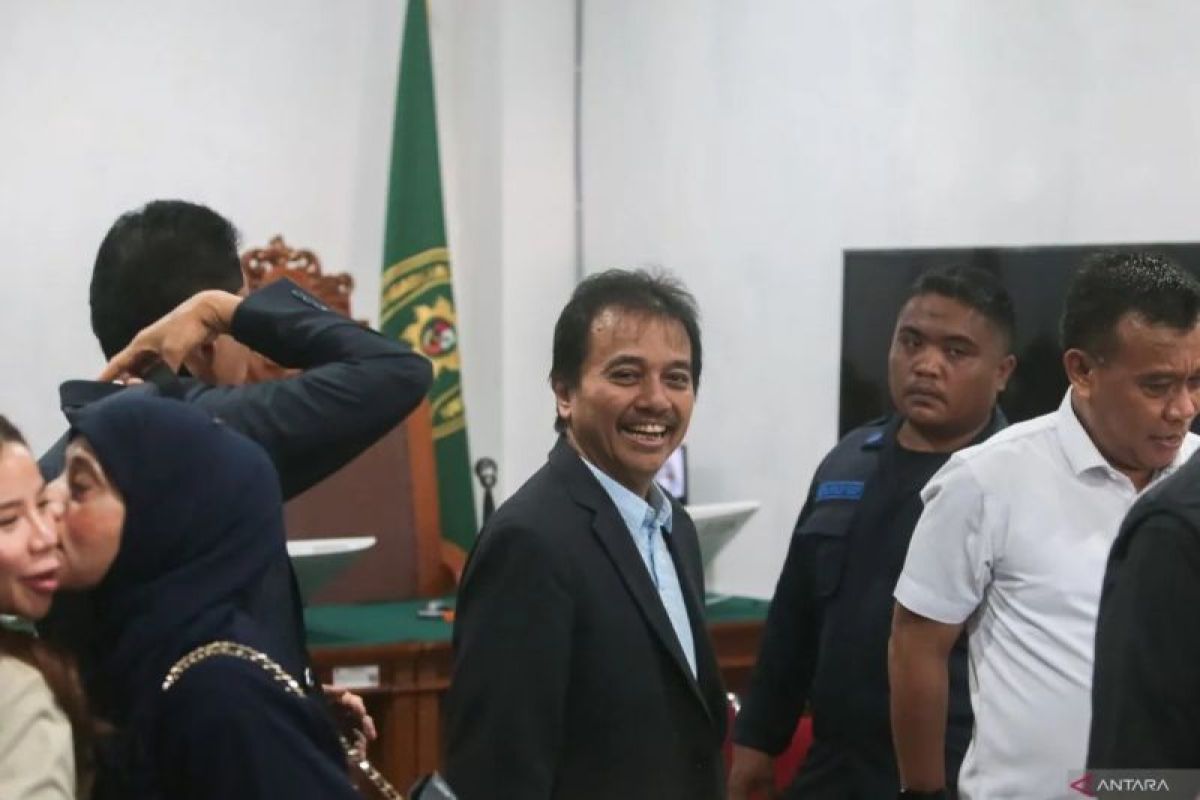 Judge rejects Roy Suryo's fourth pre-trial motion in Jokowi diploma case