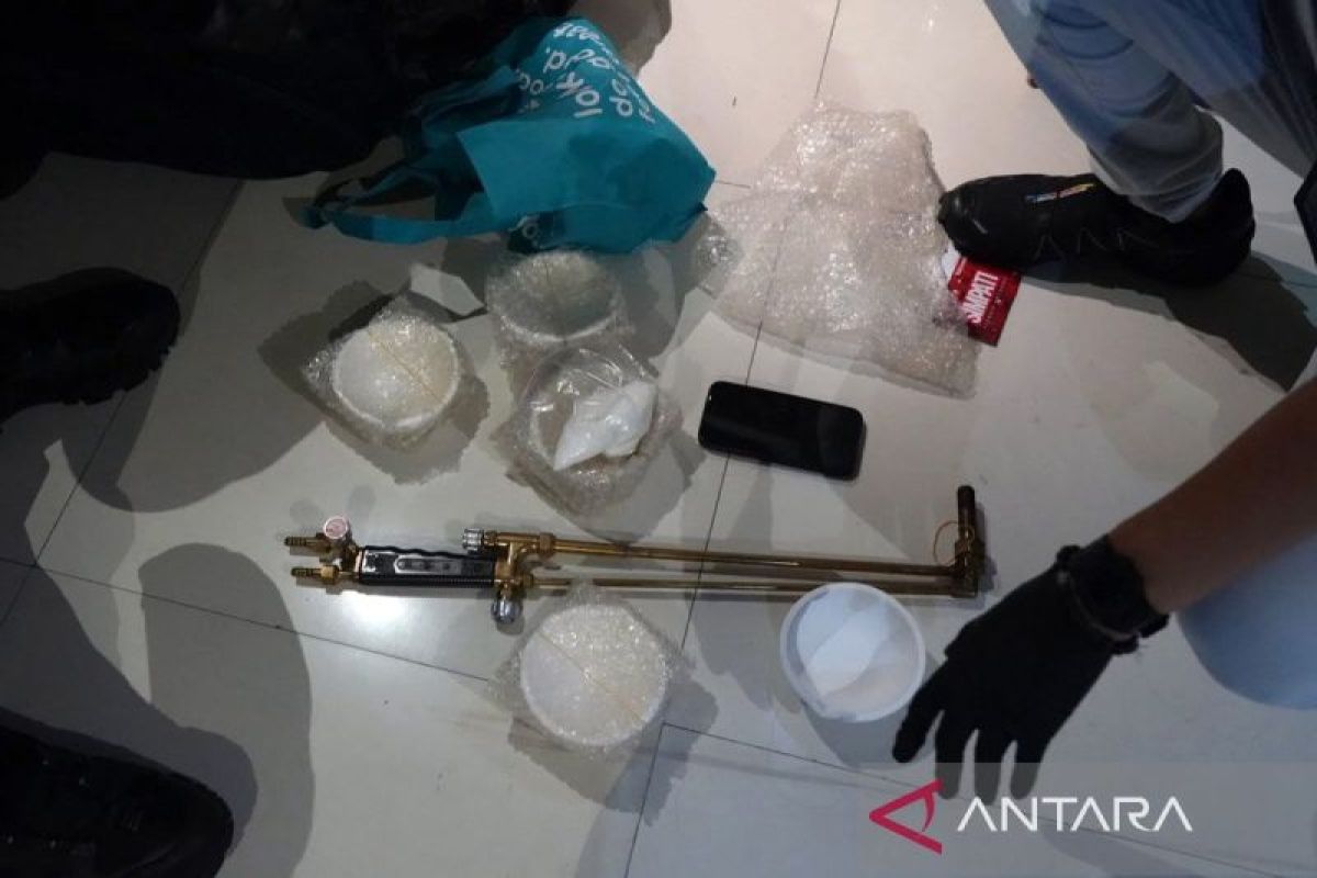 Bareskrim uncovers illegal gold smuggling to Hong Kong using body-strapping method