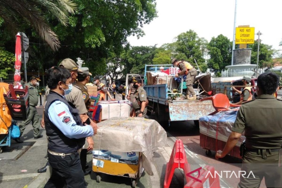 Menteng Satpol PP nets 14 people with social welfare issues in 'Rebo Tertib' operation