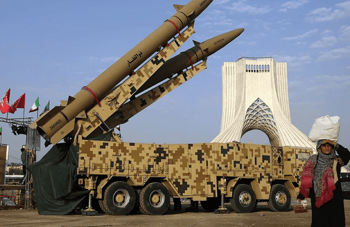 Iran Insists Strait of Hormuz Remains Closed, Conditions US Compliance with Commitments