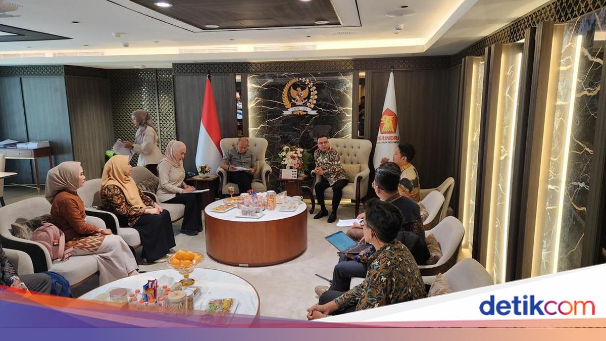 DPR Receives Non-ASN Teacher Representatives, Discusses Status Certainty in 2027