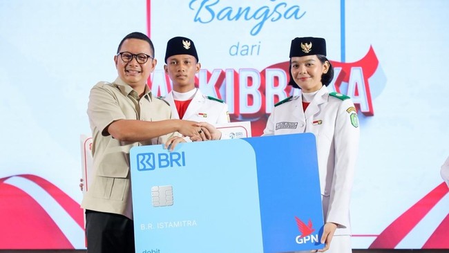 BRI Provides Education Funds for National-Level Paskibraka