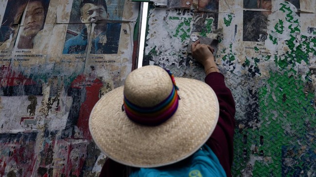 135,000 Missing: Victims' Families Gather in the Capital