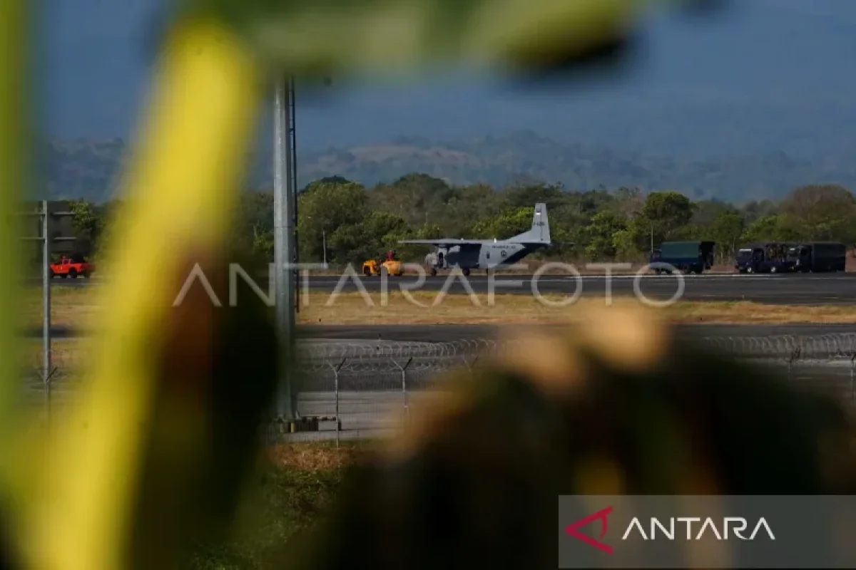 Navy aircraft crew survive incident at Hasanuddin Airport
