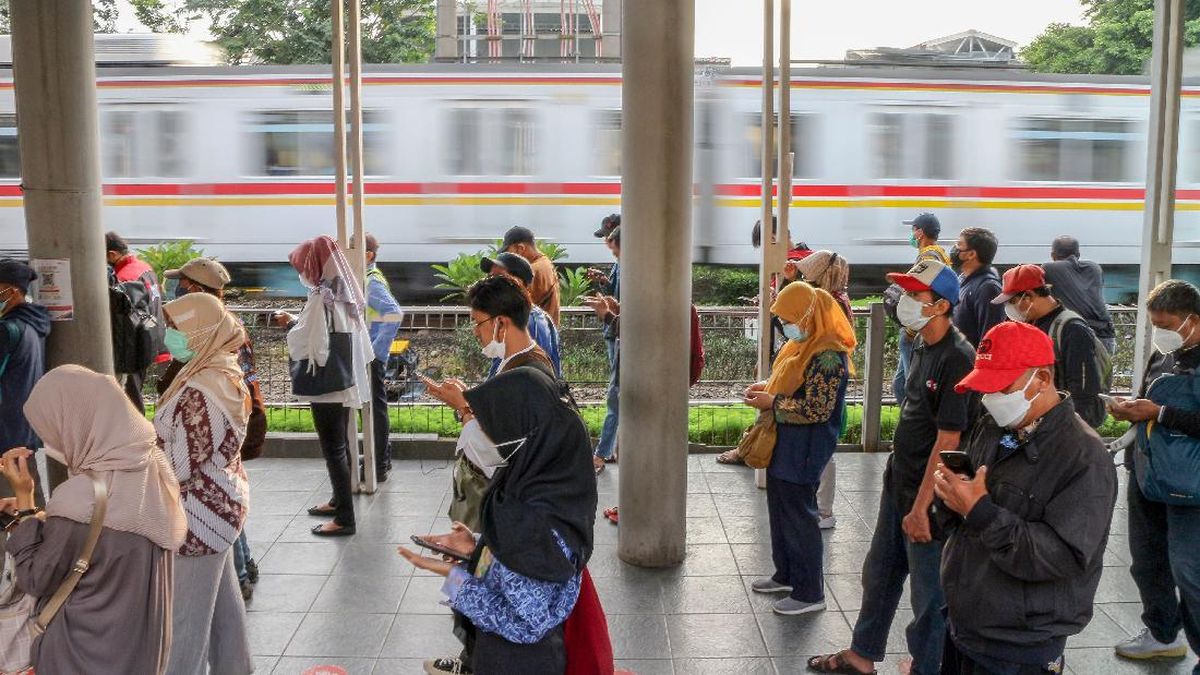 Land Fire Disrupts Rangkasbitung KRL Services