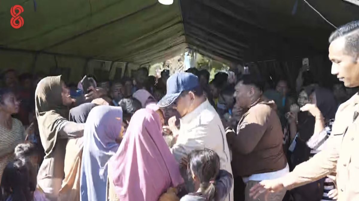 Prabowo Greets NTT Earthquake Victims