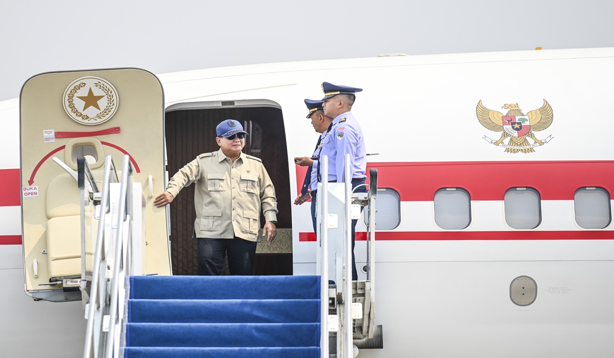 Prabowo Reveals Reason for Not Immediately Visiting NTT Earthquake Impact