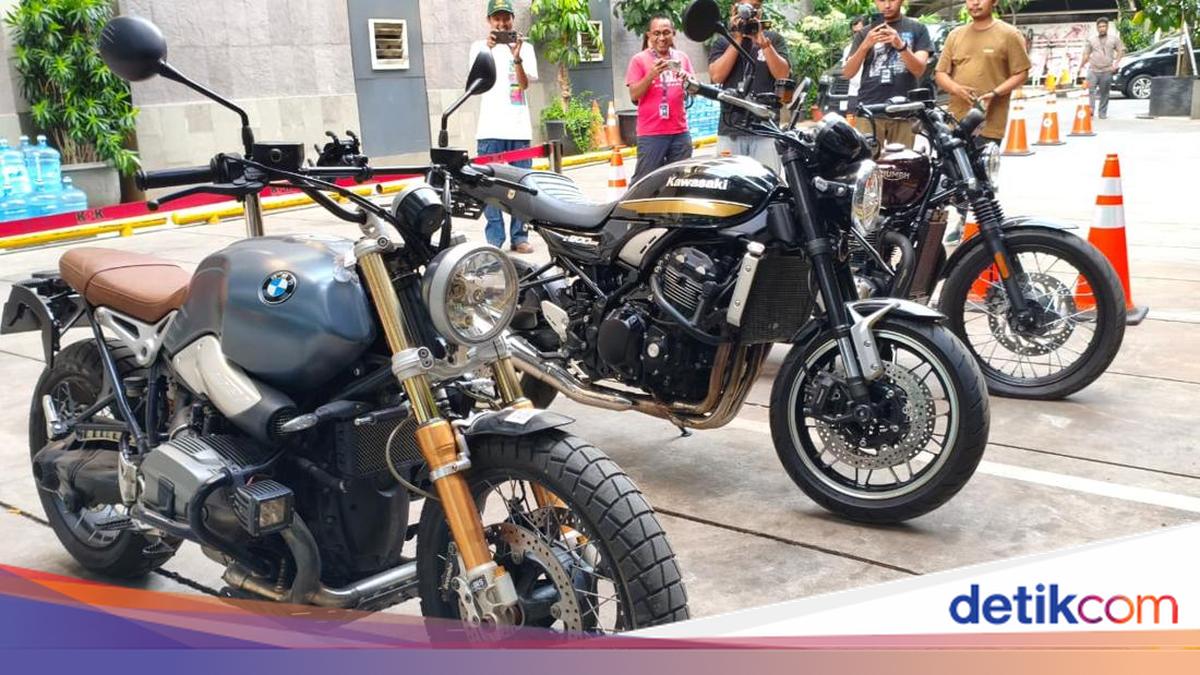KPK Seizes Three Luxury Motorcycles from Customs Corruption Suspect, Including Triumph and BMW