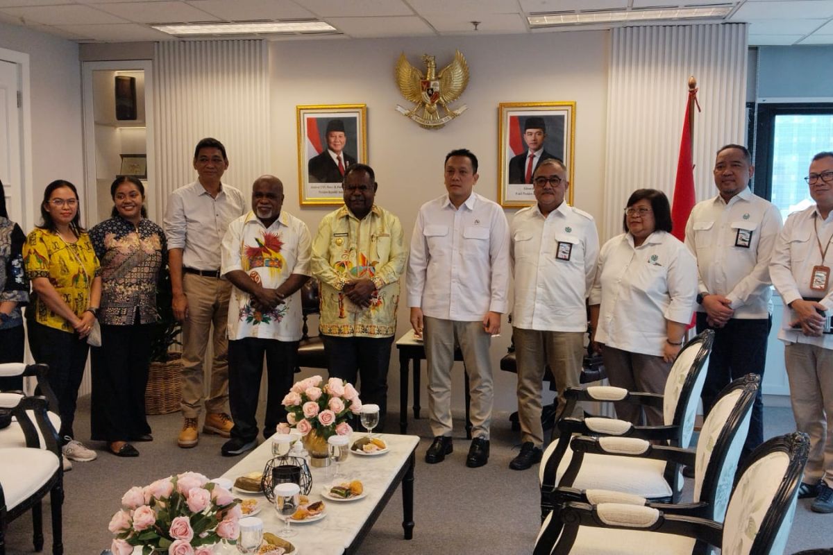 Southwest Papua Governor invites Environment Minister to Papeda Summit 2026